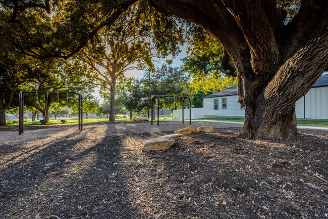 Photo - Los Cielos at Brooks Luxury Rentals Homes