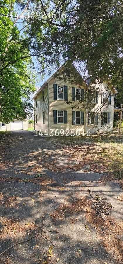 Building Photo - 10813 Railroad Ave