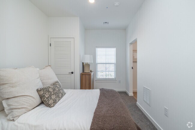 1BR, 1BA - 815SF - Bedroom - Fairway Flats Apartments