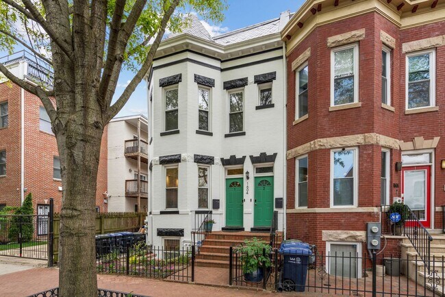 Foto del edificio - 1604 5th St NW