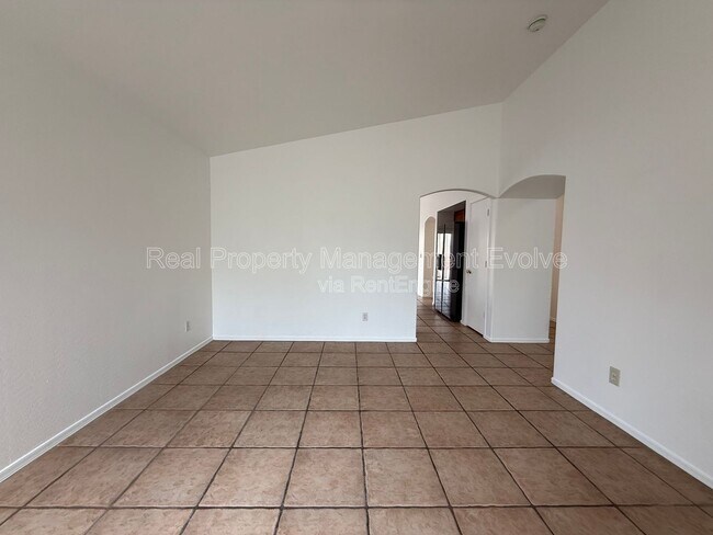 Building Photo - 11915 W Rosewood Dr