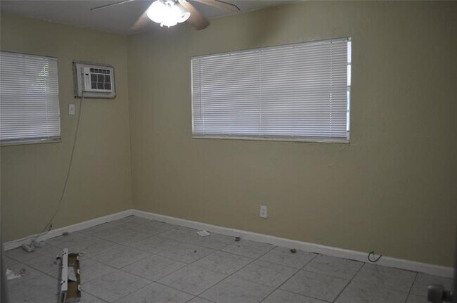Foto del edificio - 6425 SW 25th St