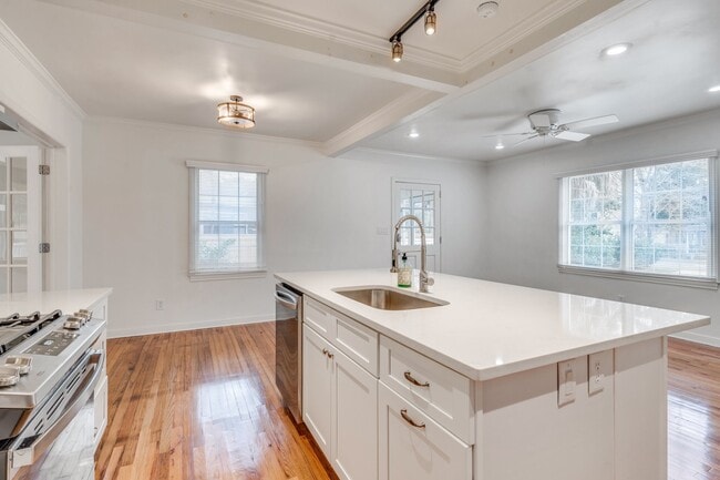 Building Photo - 1936 Truett Dr