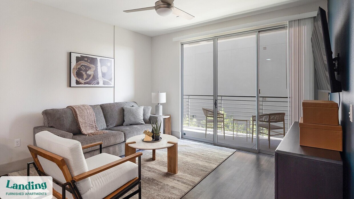 Foto principal - 2323 E Highland Ave