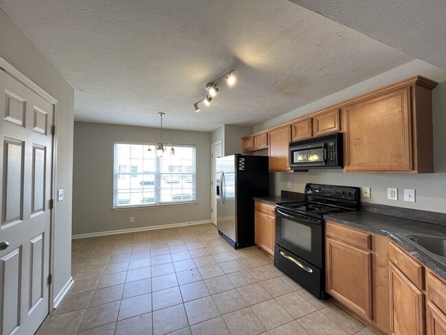Building Photo - Great townhouse for rent in Murfreesboro!