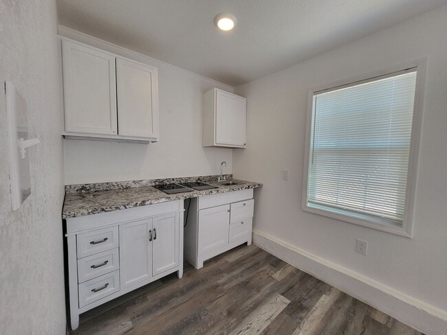 Building Photo - 82 N Louisiana St