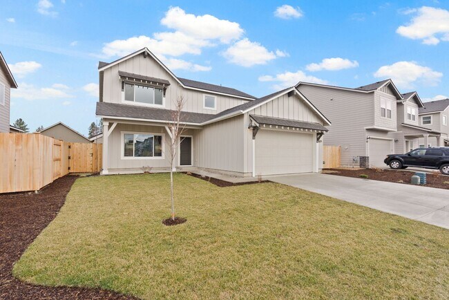 Foto del edificio - 4 bedroom home in desirable neighborhood