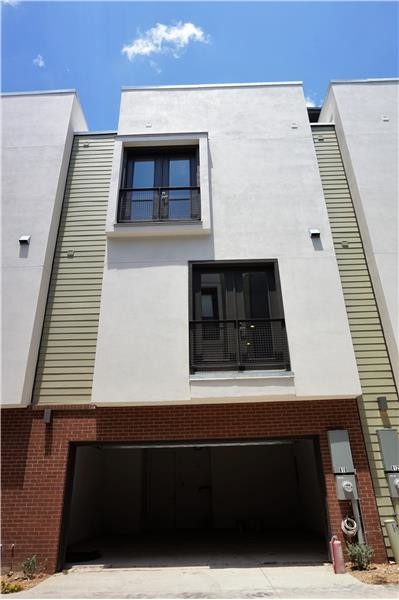 Building Photo - 810 E Myrtle St