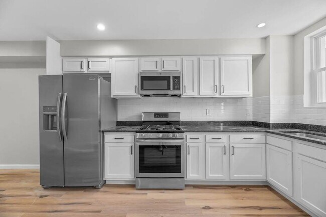 Building Photo - 126 S Highland Ave