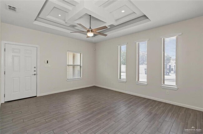 Foto del edificio - 704 E Myrtle Beach Ave