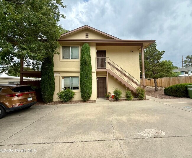 Building Photo - 707 Lincoln Ave
