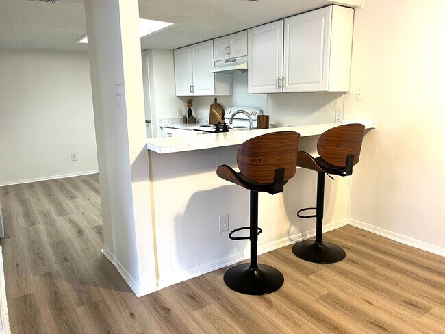 Foto del edificio - 1500 Sylvan Dr