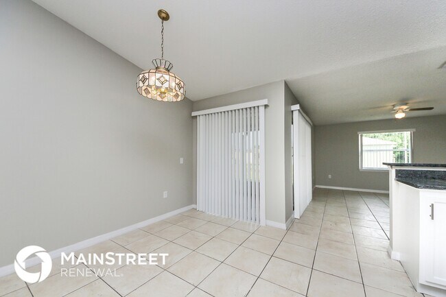Foto del edificio - 741 Cockatoo Ct