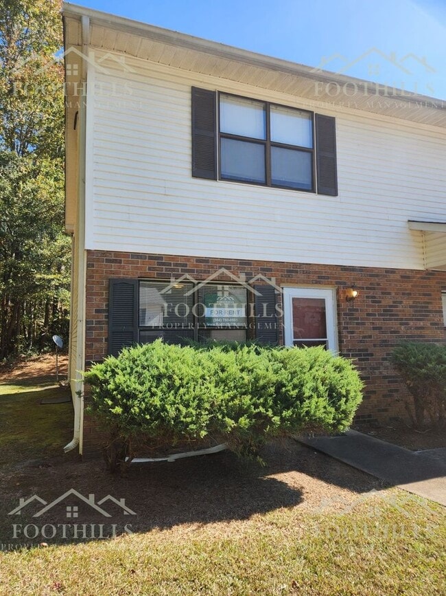 Building Photo - 2-Bed, 1.5-Bath Home with Appliances & Was...