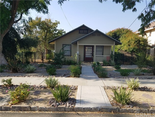 Building Photo - 1106 W Olive Ave