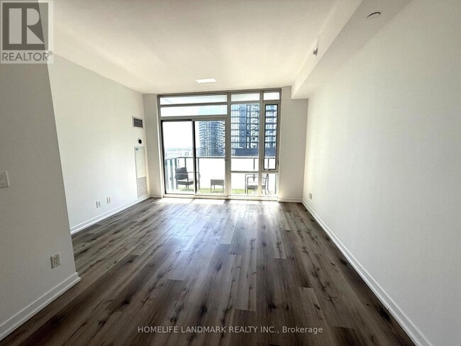 Building Photo - 170-1170 Fort York Blvd