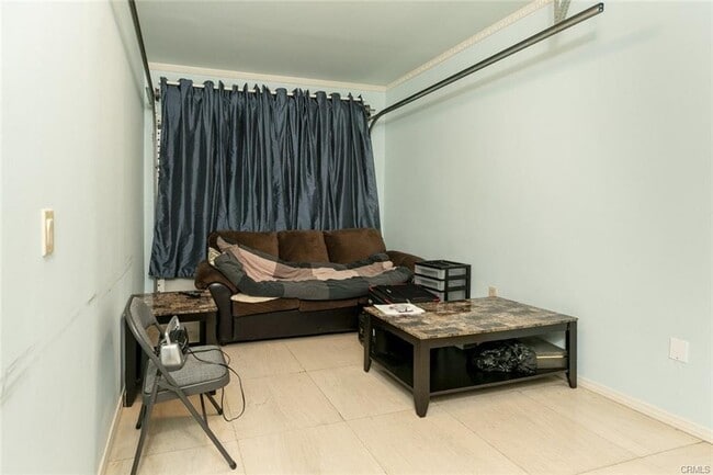 Foto del edificio - 7935 Hazeltine Ave