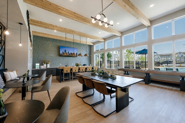 Bolton West Charlotte - Club Lounge and Co-working - Bolton West Charlotte