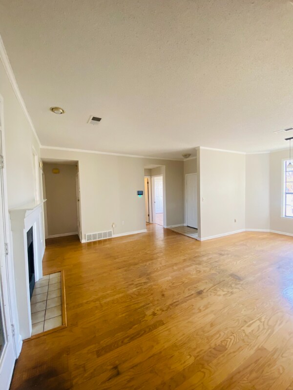 Foto del edificio - 1116 Hunter's Lake Dr