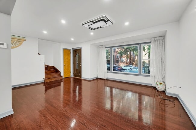 Foto del edificio - 6423 N Seeley Ave
