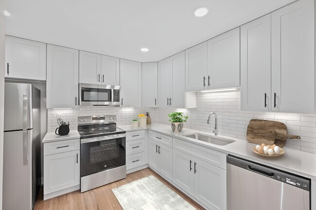 Foto del edificio - Indian Creek Apartments and Townhomes