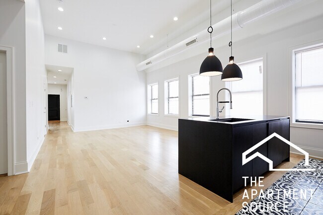 Foto del edificio - 3435 W Fullerton Ave