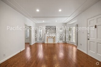 Building Photo - 458 S Roxbury Dr