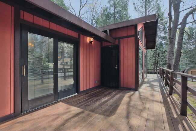 Building Photo - 6167 Showdown Cir
