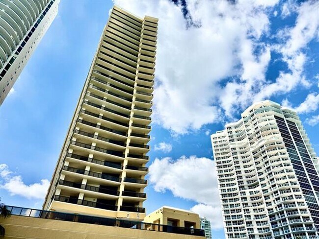 Foto del edificio - 16275 Collins Ave