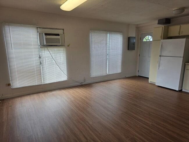 Building Photo - 1126 1st Ave
