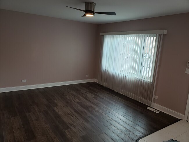 Foto del edificio - 2142 Rugen Rd