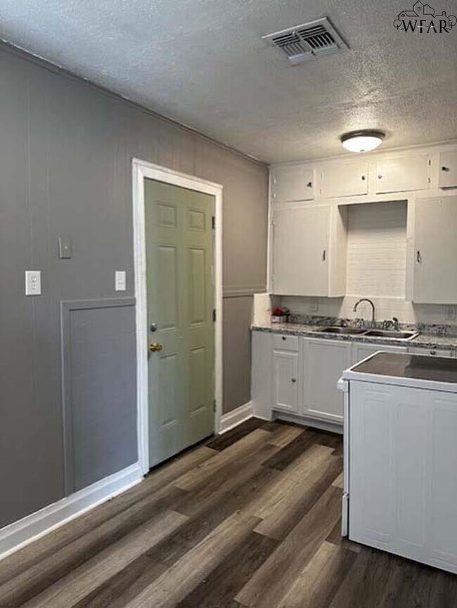 Foto del edificio - 1011 16th St