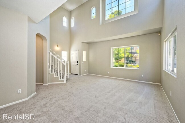 Building Photo - 3 br, 2.5 bath House - 255 Diamante