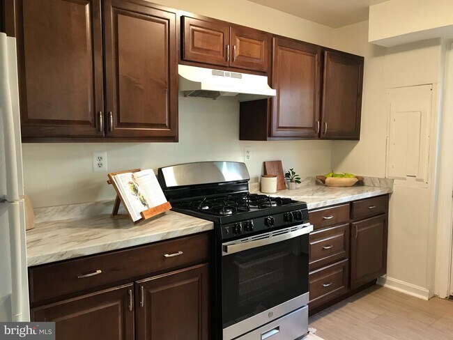 Foto del edificio - 4917 McCall St