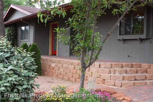 Building Photo - 135 Starlight Way