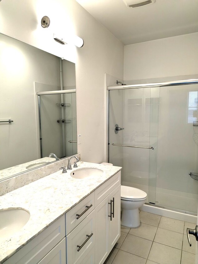 Gem in North Land Park...!! - Gem in North Land Park...!!