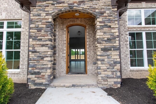 Building Photo - 935 S Cross Bridges Rd