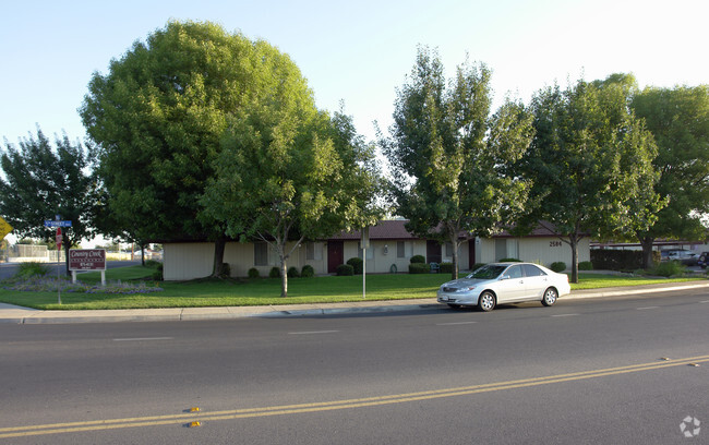 Foto del edificio - Country Creek Apartments