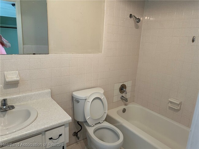 Building Photo - 206 Golf Villas Ct NW