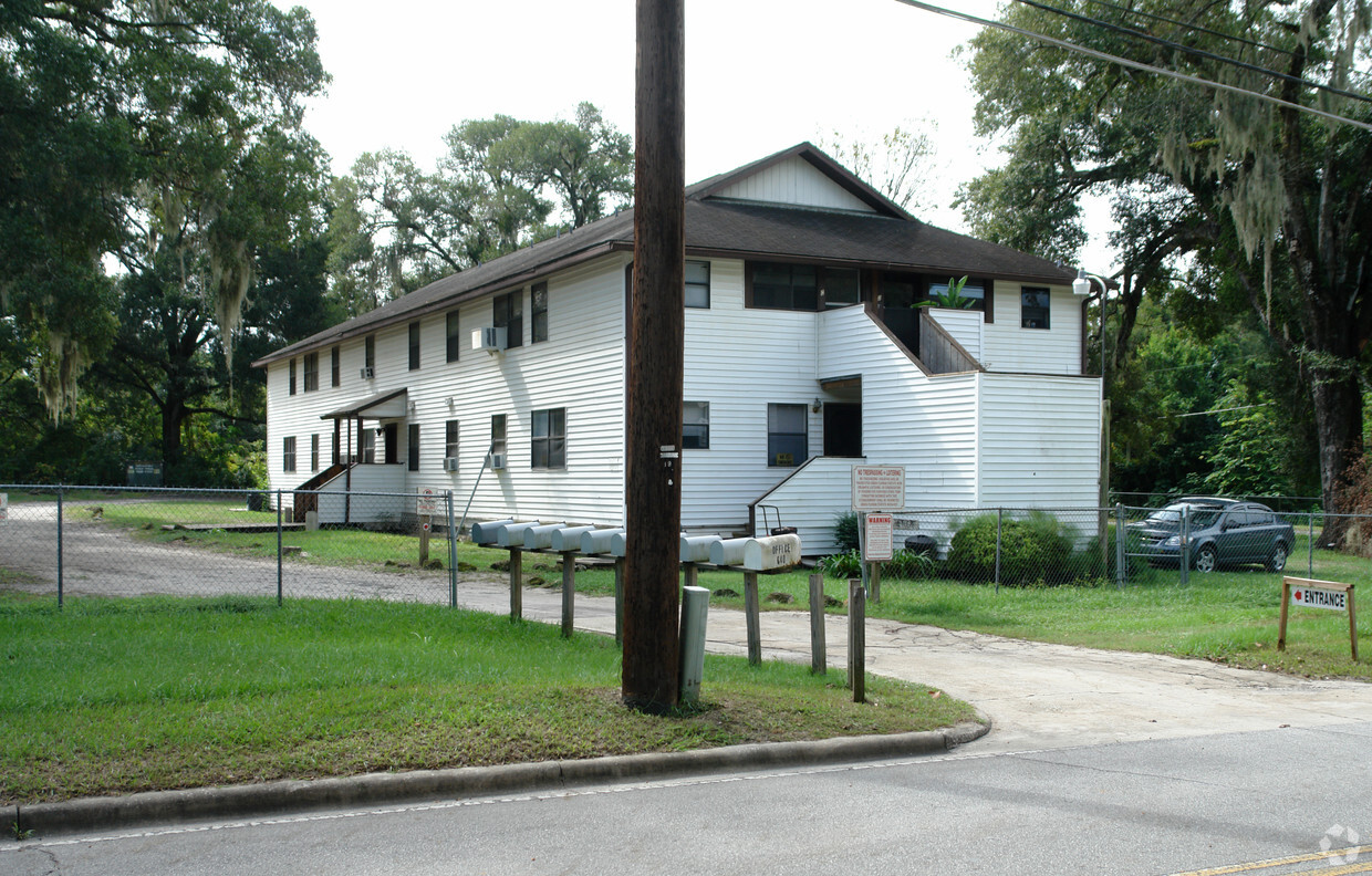 Building Photo - Greenoak Apartments