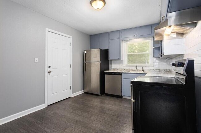 Foto del edificio - Ready for Move-in Home at Raytown! Nestled on dead end street off Raytown Road for rent 3 bedroom...