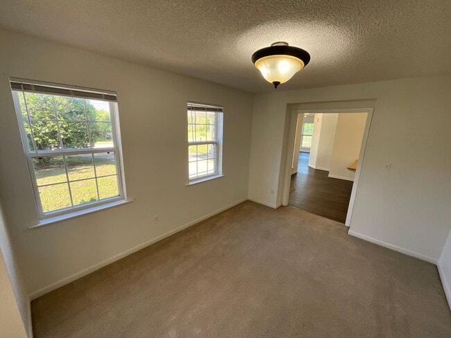 Building Photo - Beautiful 4/2 Frame Home in Marianna on Well