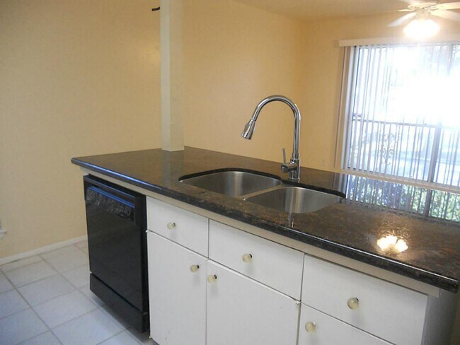 Building Photo - 4138 Sun Meadow Dr
