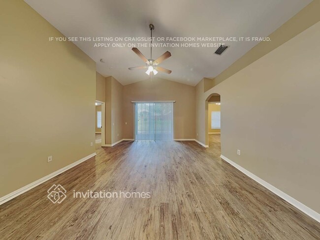 Building Photo - 724 Somerstone Dr