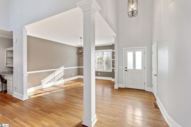 Foto del edificio - 403 Mossy Ledge Ln