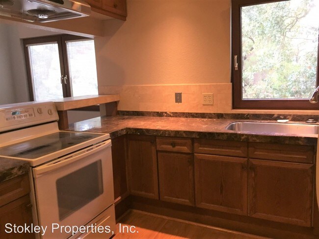 Building Photo - 2 br, 1 bath House - 100 Suntree Lane #109