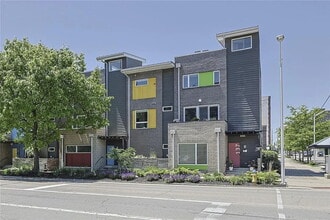 Building Photo - 136 Canal Boat Ct