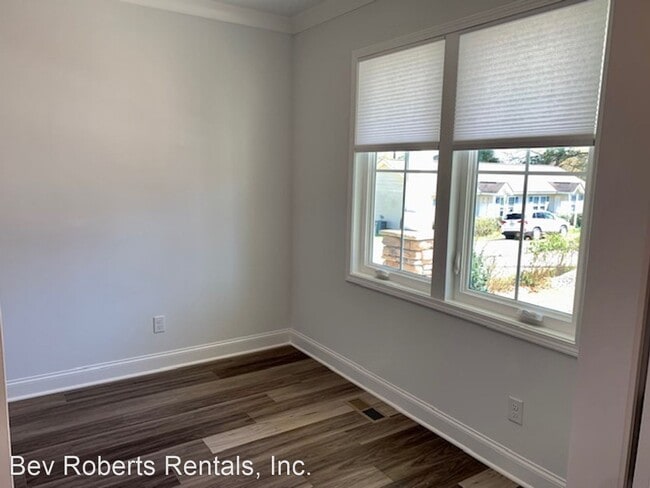 Building Photo - 3 br, 2.5 bath House - 821 Trinity Park Drive