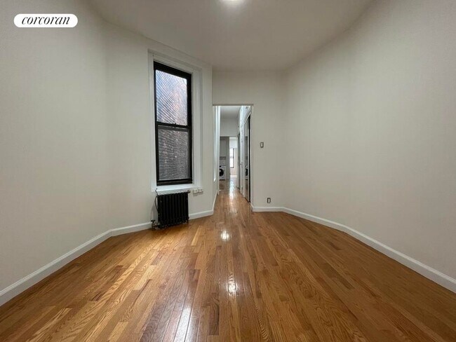 Foto del edificio - 321 E 93rd St