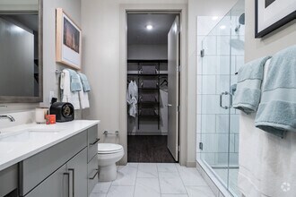 1BR, 1BA - 749SF - The Marlowe